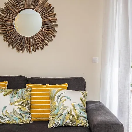 Centre By Homie Porto Moniz